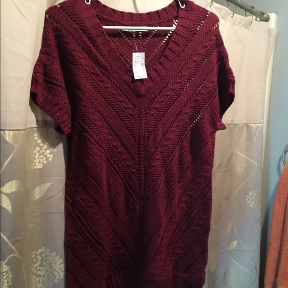 Maurices size large Maroon sweater