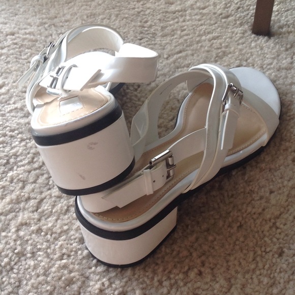 FOREVER 21 SANDALS - Picture 4 of 4