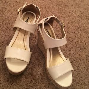 Cream/Off White Wedges