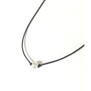 Boho leather pearl necklace