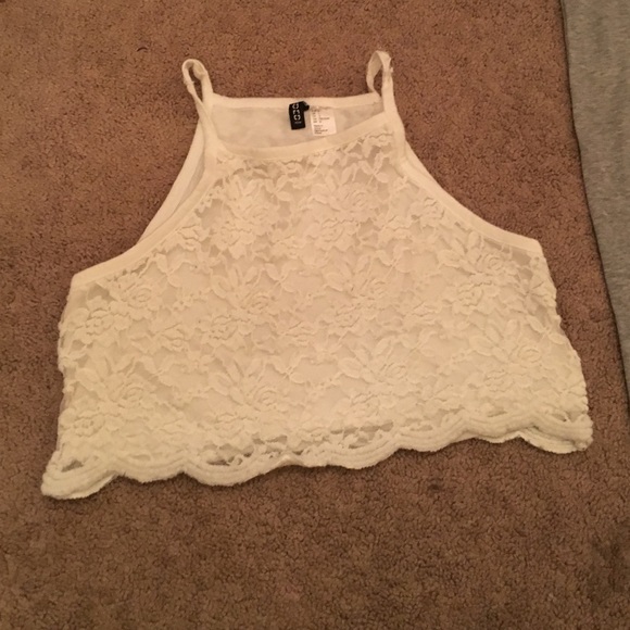 🌸White Floral Crop Top🌸
