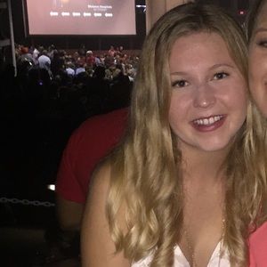 Meet your Posher, Madeline