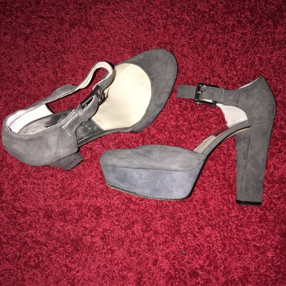 Michael Kors Platform Heels! - Picture 3 of 4