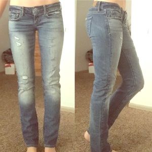 Distressed skinny jeans
