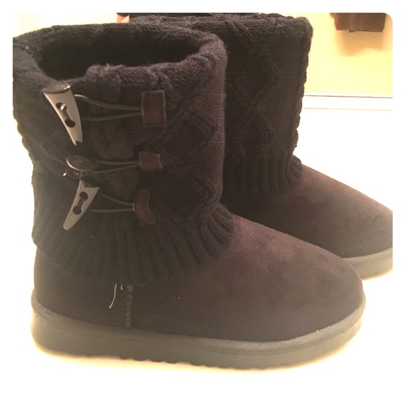 black winter boots