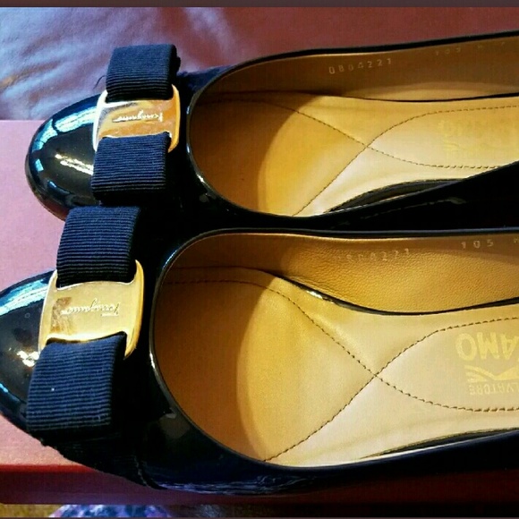 Authentic Salvatore Ferragamo flats