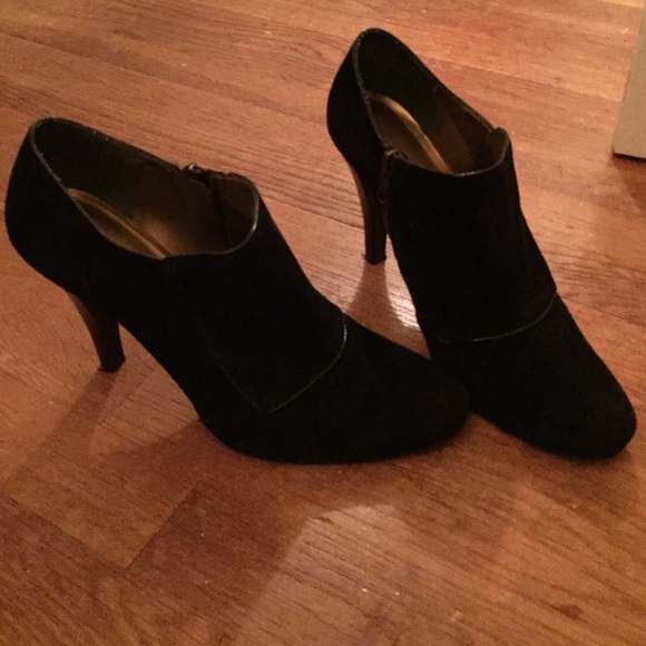 Enzo Angiolini black suede booties