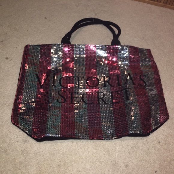 Victoria's Secret Large Sequin Bag+Bodywash Kit!!!