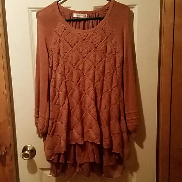 Never warn new rose gold layered tunic sweater