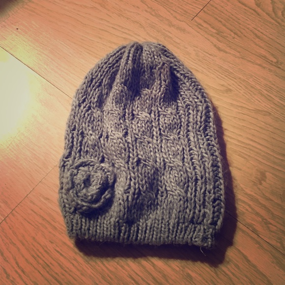 Cute gray Charlotte Russe beanie with a flower