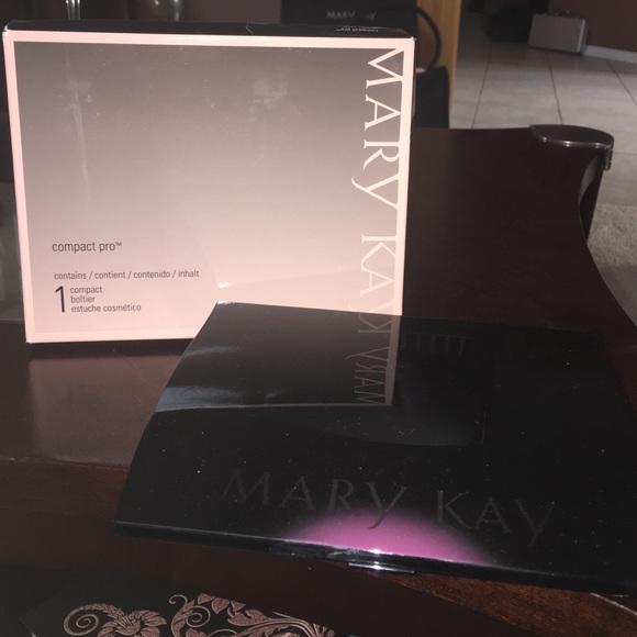 Mary Kay Compact Pro