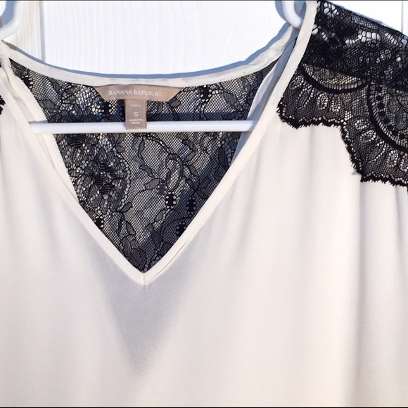 Banana Republic Tops - **FINAL PRICE** Banana Republic Lace Blouse Banana Republic Tops - **FINAL PRICE** Banana Republic Lace Blouse