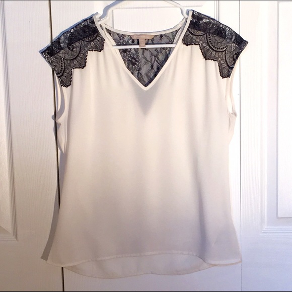 Banana Republic Tops - **FINAL PRICE** Banana Republic Lace Blouse Banana Republic Tops - **FINAL PRICE** Banana Republic Lace Blouse