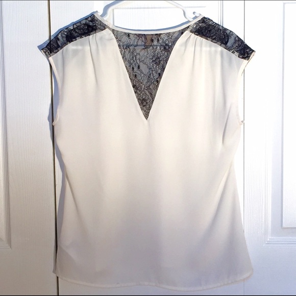 Banana Republic Tops - **FINAL PRICE** Banana Republic Lace Blouse Banana Republic Tops - **FINAL PRICE** Banana Republic Lace Blouse
