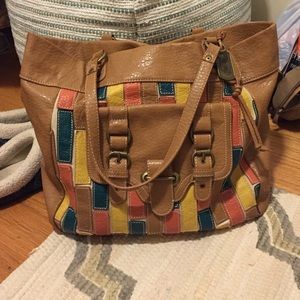 Fashionable tote bag