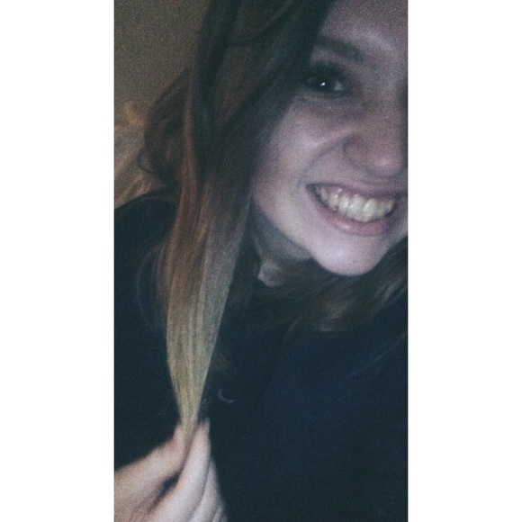 Meet your Posher, Caroline - Picture 1 of 1