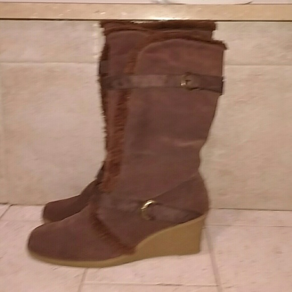 Suede wedge boots - worn a few times - Picture 4 of 4