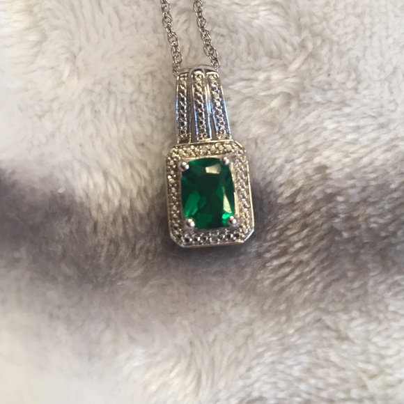 Beautiful emerald cut pendent