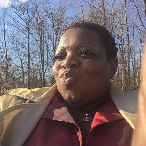 Meet your Posher, Darlene - Picture 1 of 1