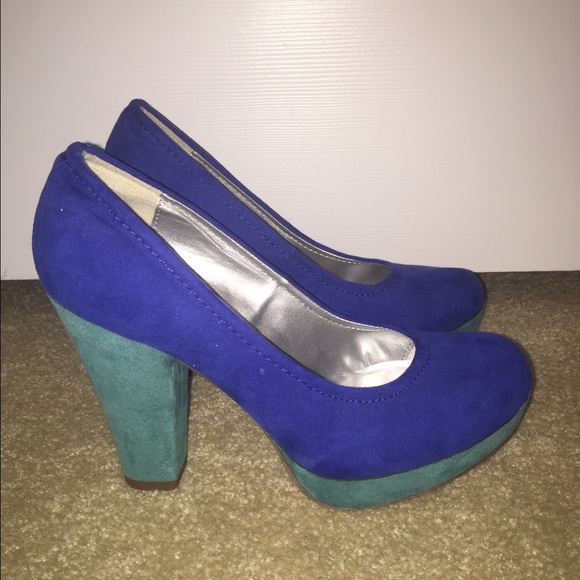Two-Toned Blue Suede Heels - US 8.5