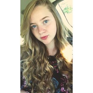 Meet your Posher, Hannah