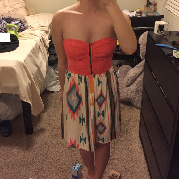 [SOLD] Corset Strapless Dress - Picture 4 of 4