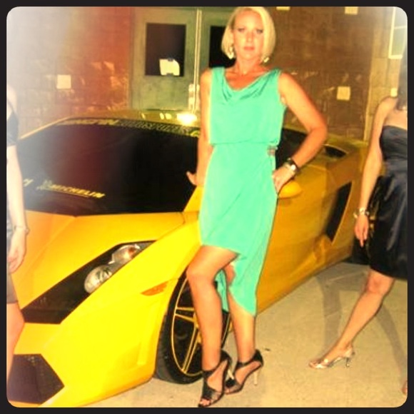 Dresses & Skirts - ✨ Night out on the town dress!! ✨