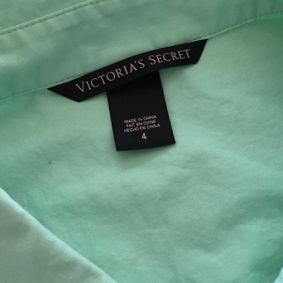 [SOLD] Short Sleeved Button Down - Picture 2 of 4