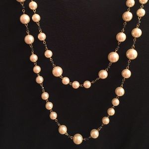 Beautiful Pearl Neckless with Black Stone Accents