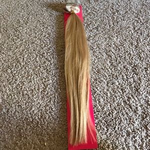 Brand new Remi real blonde clip in extensions