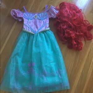 Disney store Ariel costume wig size 4