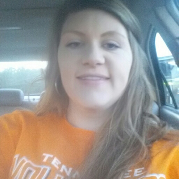 Meet your Posher, Jessica - Picture 1 of 1