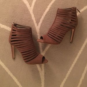 Zara • Brown Heels