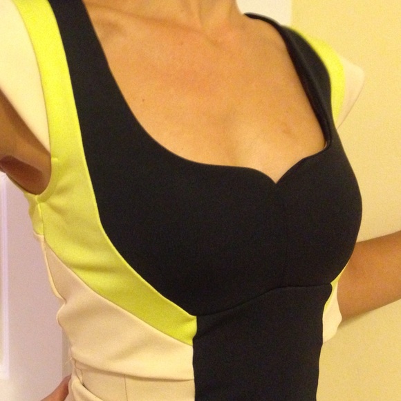 Geometric neon wiggle dress - Picture 2 of 4