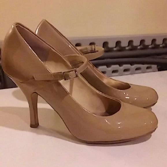 Nude heels!