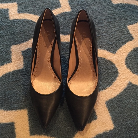 Charles by Charles David black pumps 6.5