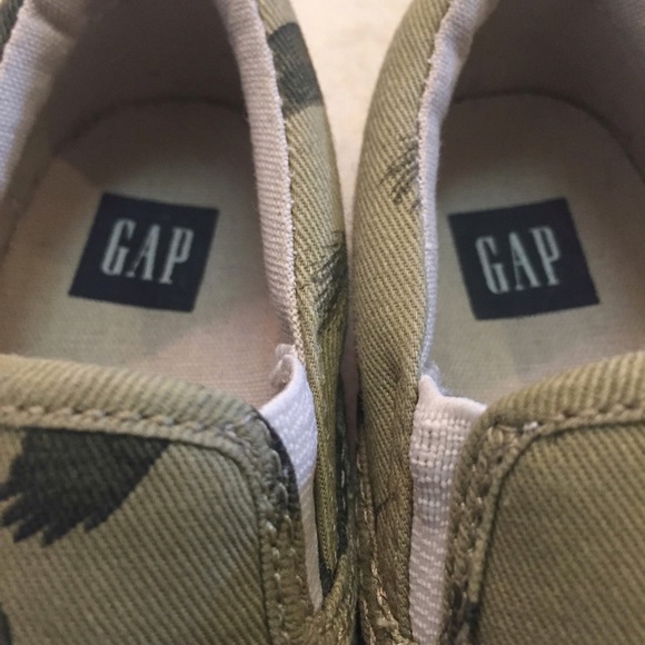 SOLD | gap slip-on shoes - Picture 3 of 4
