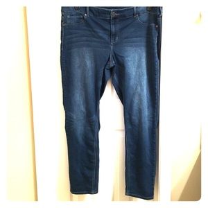 Maurices Jeans size 24 reg *stretch medium wash