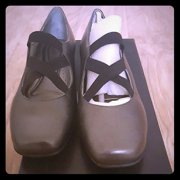 Trotters ballerina flats