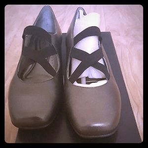 Trotters ballerina flats