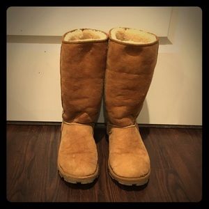 Uggs ACCEPTING REASONABLE OFFERS!!! MUST GO!!