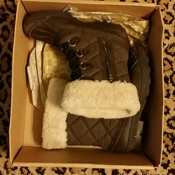 Ladies Ugg Boots Size 8.5