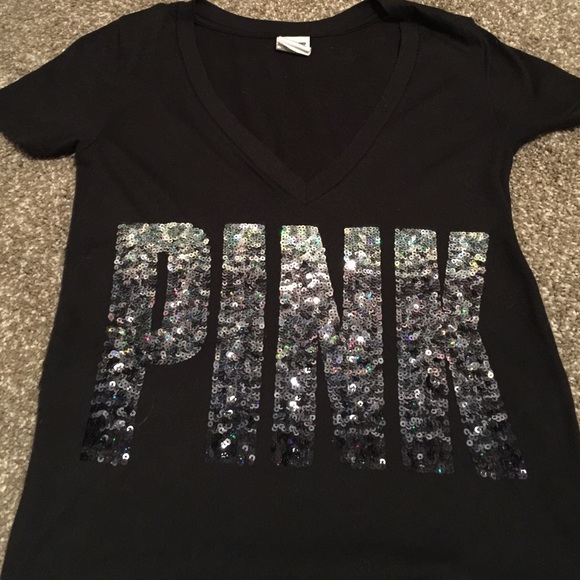 VS Pink tee