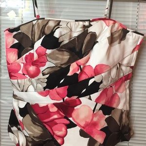 White House black market bustier