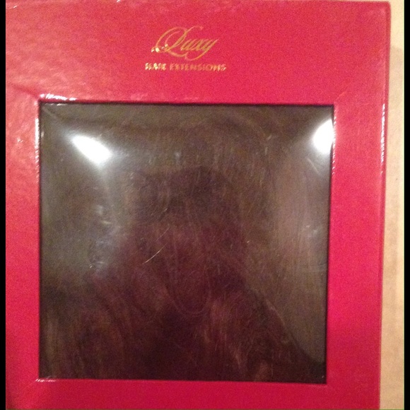 Brand new dark brown 23 inch clip in hair extensio