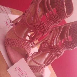 Brand New Never Used Lola Shoetique Rose Pink Heel
