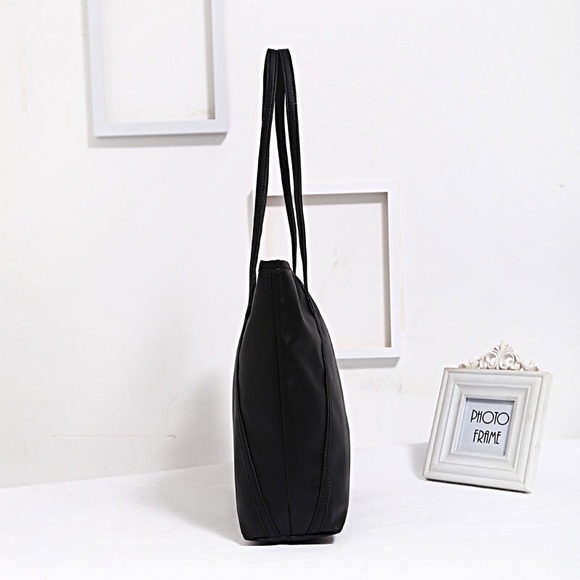 Handbag - Picture 2 of 3