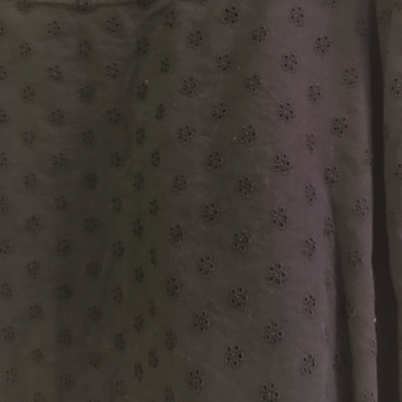Gap black eyelet skirt - Picture 2 of 3