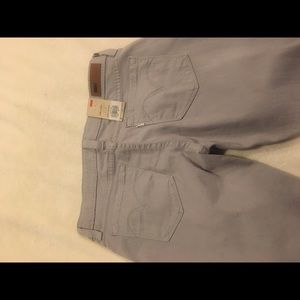 NWT Grey Levi skinny jeans