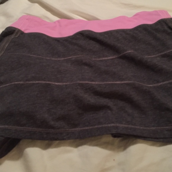 Lululemon pace rival skirt size 8 tall.
